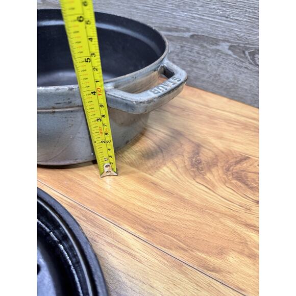 Vintage STAUB #24 Cast Iron Dutch Oven Cocotte Graphite Grey Made in France 4 Qt - Picture 10 of 11